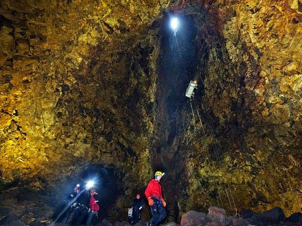 Caves in Iceland - Vatnshellir cave - Lofthellir cave - Búri cave - Thrihnukagigur cave - Gjábakkahellir cave