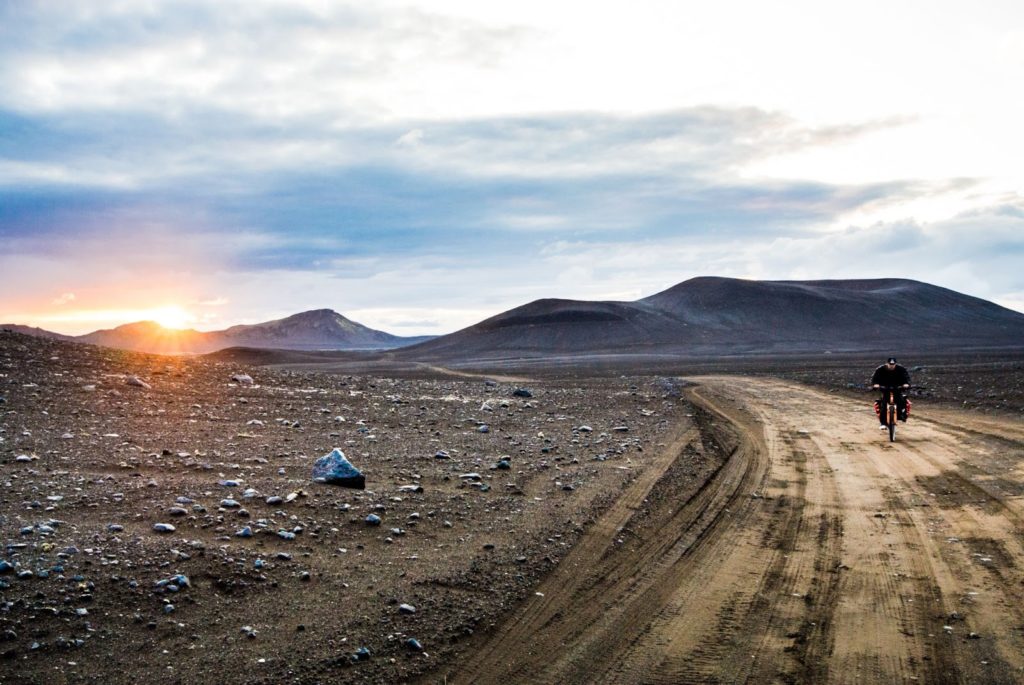 How to get to Landmannalaugar? By bus or by car?